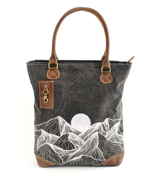 Rugged Tote / Mountains